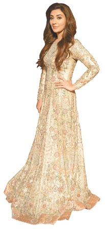 Wavy hair looks perfect on Aisha Khan