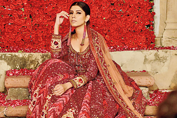 null Anam Malik covered her trip and fall with expertise and decided to pose while sitting her segment out. It was quite an filmy moment.