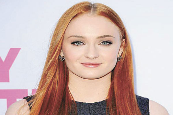 Sophie Turner Comes Out In Support Of Emma Watson - The News International