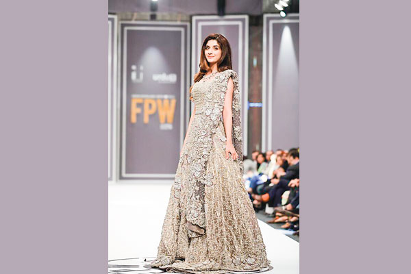 Actor Mawra Hocane looked pretty as a picture as she walked the ramp for Republic’s womenswear collection. 