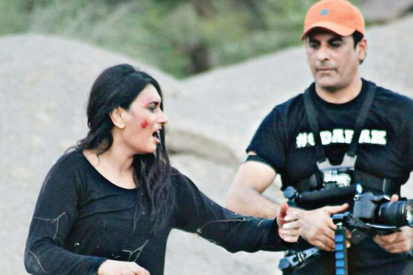 The brains behind 6dapack, actordirector Shamoon Abbasi, seen here with series’ co-producer Sherry Shah on the set of Mey Rahungi that features her as the protagonist.