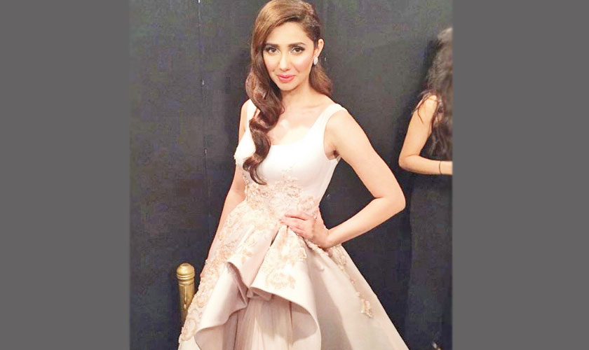 Mahira Khan, who performed at the Lux Style Awards last year, has been nominated Best Actress for her work in Asim Raza’s Ho Mann Jahaan.