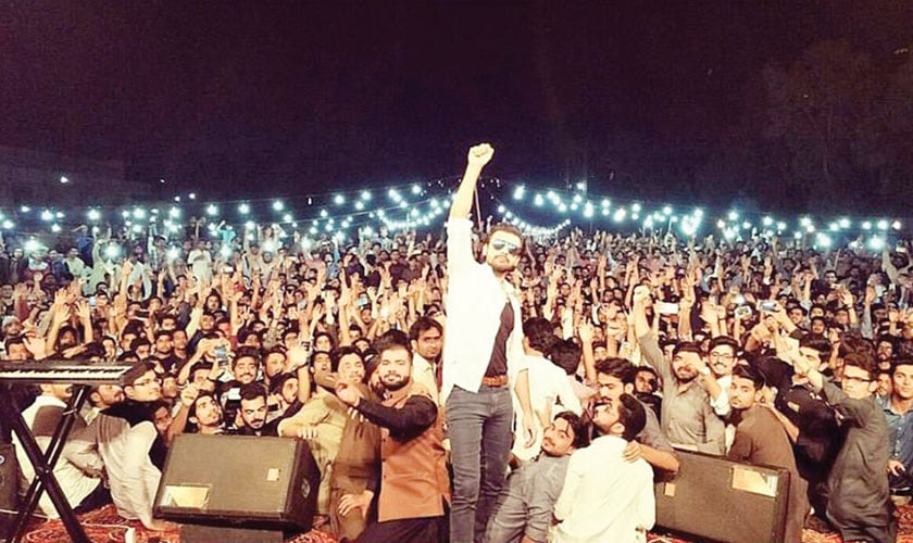 Farhan Saeed&rsquo;s Larkana gig was very well-attended