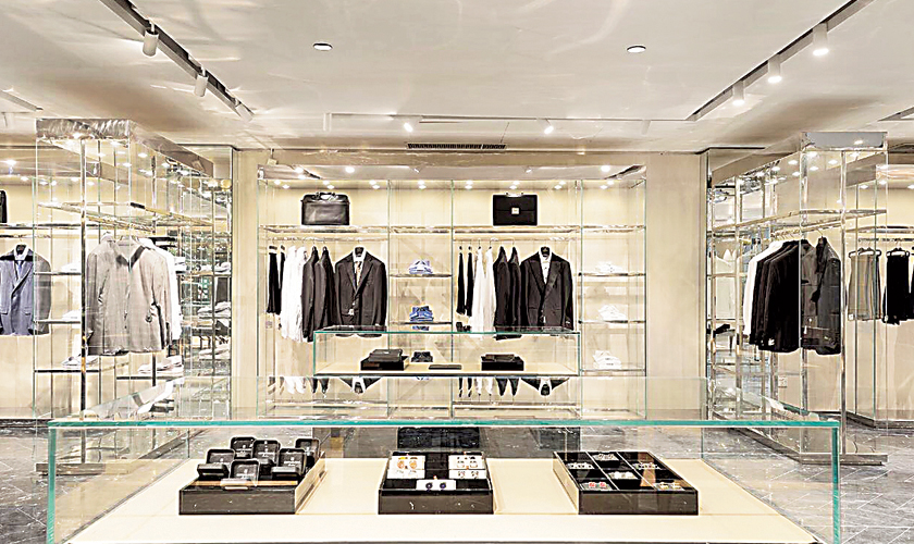 Crystal clear surroundings