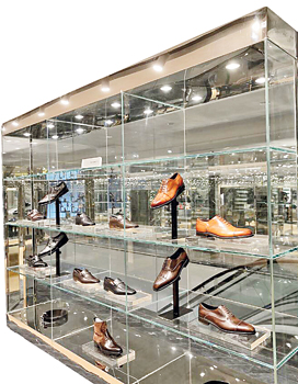 Crystal clear surroundings