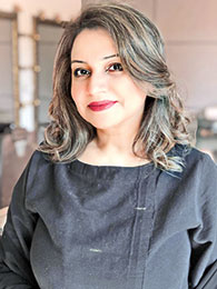Dr Rakhshinda