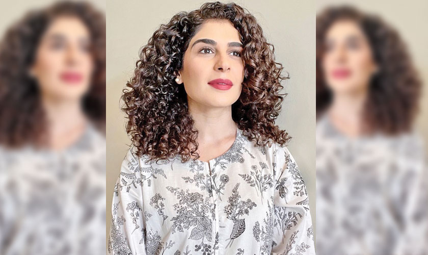 LOVE AND EMBRACE YOUR CURLS!