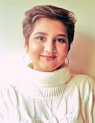 Dipping into the layers of miniature art