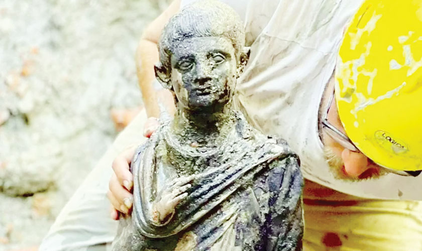 Stunningly preserved bronze statues found in Italy