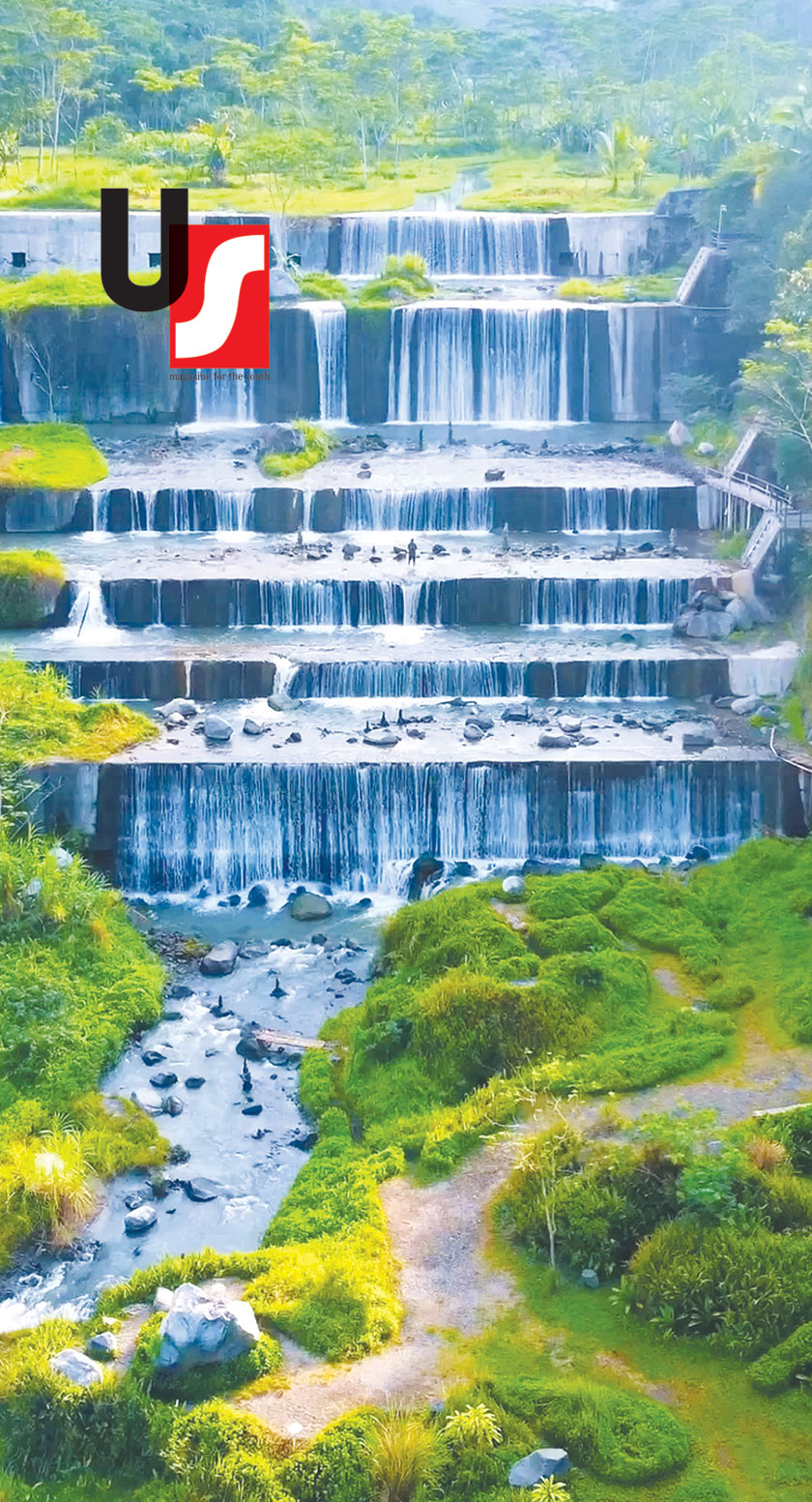 Grojogan Watu Purbo Gate, Indonesia