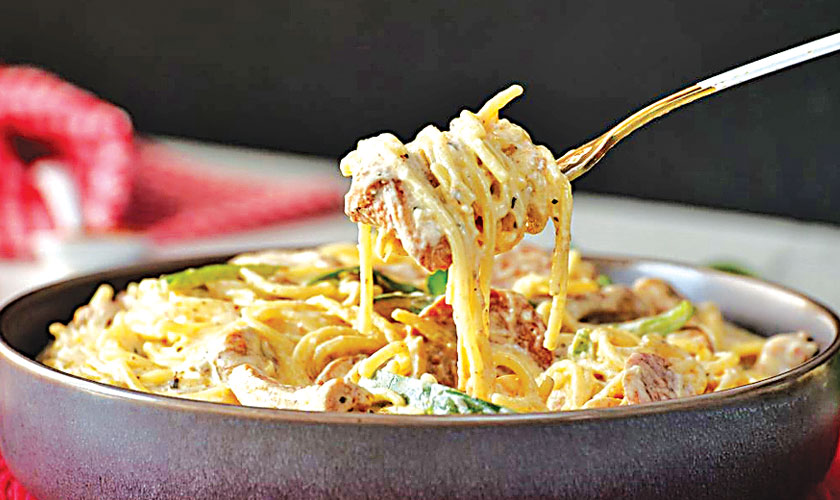 CHICKEN ALFREDO SPAGHETTI