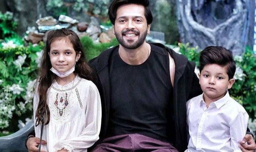 The host of a popular family show and star of many hit movies, Fahad Mustafa is a very loving and caring father of a boy and a girl. All three of them look extremely adorable together and Fahad often keeps his fans updated with the latest pictures of them enjoying their time together.