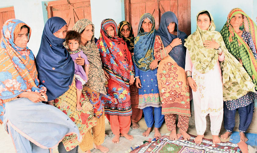 A group of women at Shno Fakeer Umrani Goth in Sanghar District