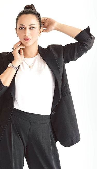 “I don’t see a problem with using natural makeup or no makeup” – Hiba Ali Khan