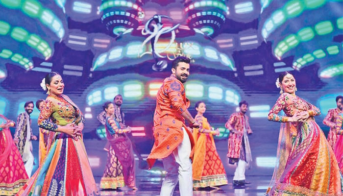 The past and the present meet in a colorful ode to pop culture: Meera, Sheheryar Munawar and Mahira Khan perform in jovial spirit and harmony at the Lux Style Awards in 2021.