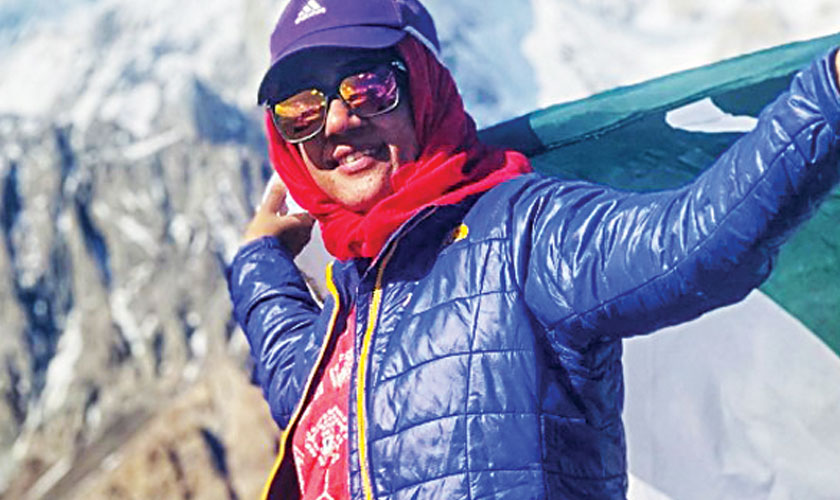 WOMEN IN THE MOUNTAINS