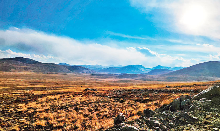 MOUNTAINS & MEMORIES