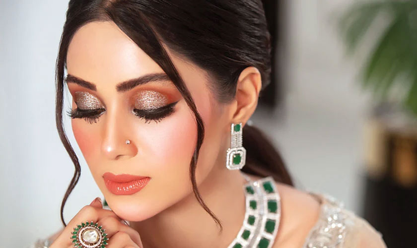 ALL EYES ON THE BRIDE