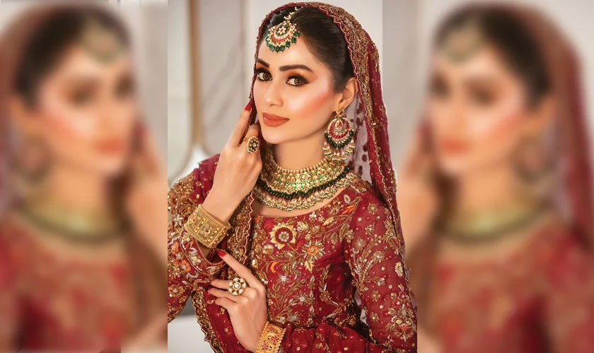 ALL EYES ON THE BRIDE