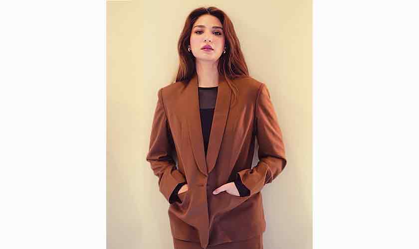 WARM HUES  AND  COSY GLAM