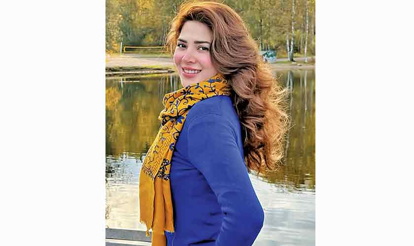 WARM HUES  AND  COSY GLAM