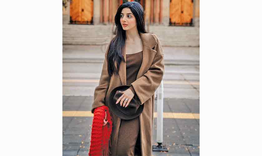 WARM HUES  AND  COSY GLAM