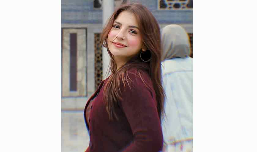 WARM HUES  AND  COSY GLAM