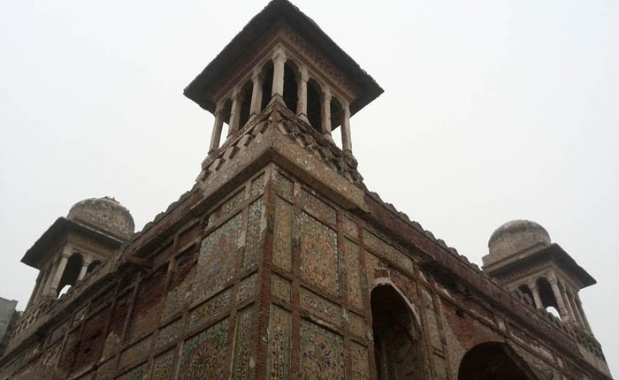 Chauburji and Nawankot monuments