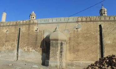 The twin mosques of Omar Khan 