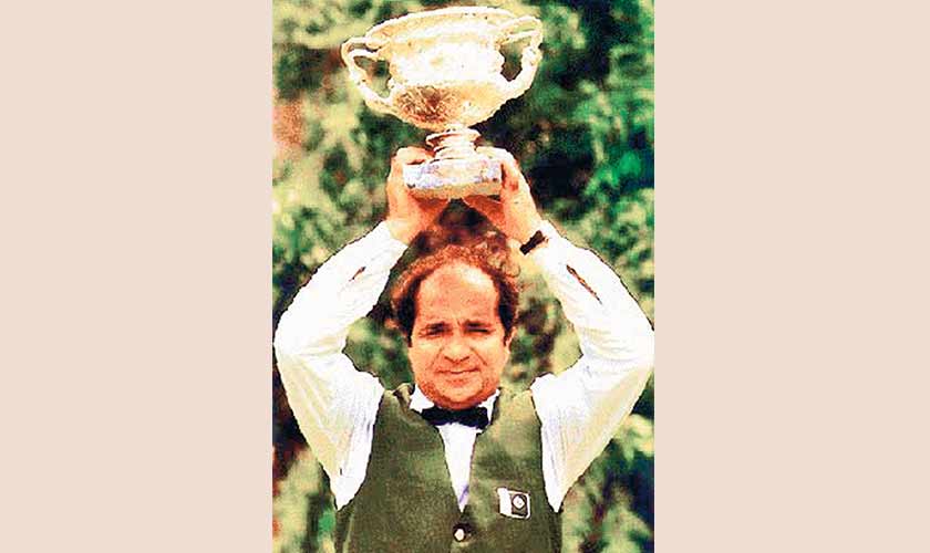 Mohammad Yousuf with world championship trophy 1994
