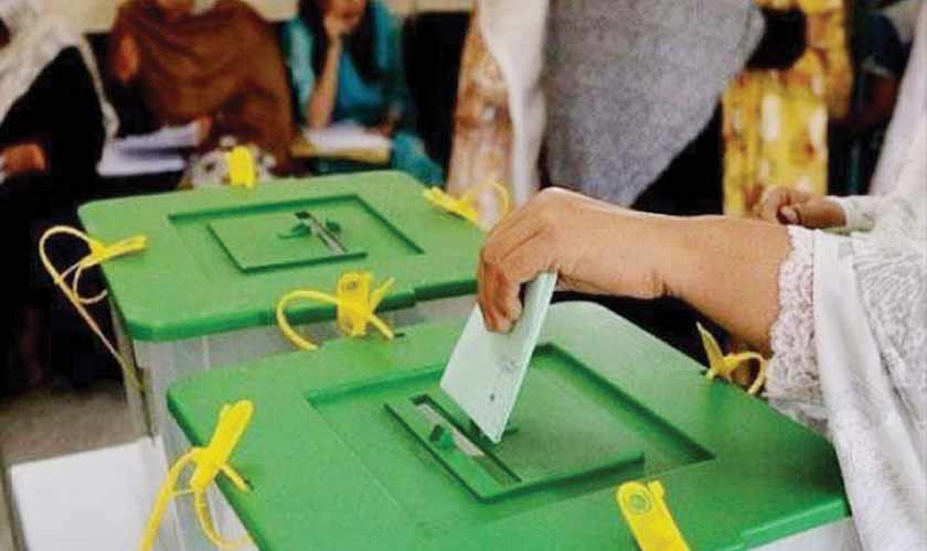 A woman voting in the AJK elections — Source geo