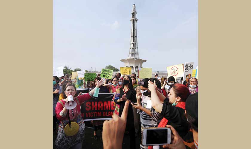 The civil society protested at the Minar-i-Pakistan.