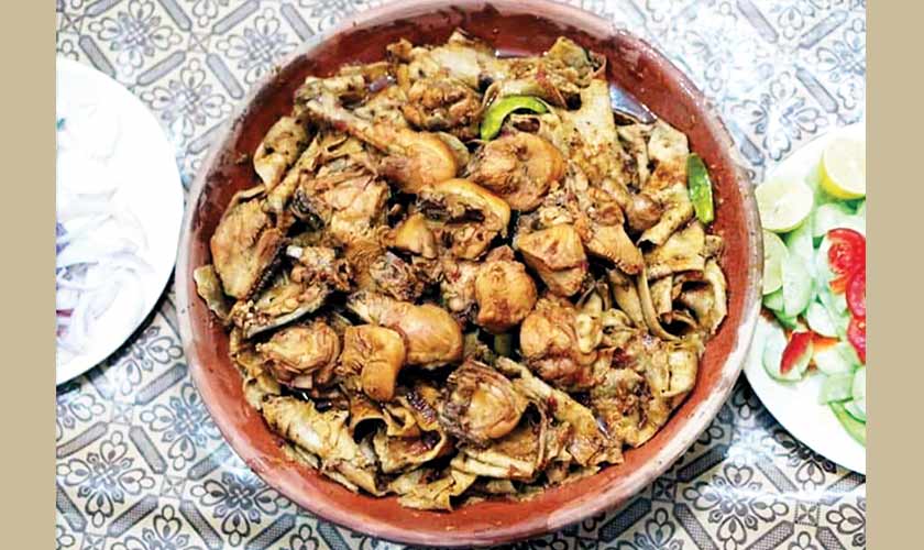 One dish that you won’t find anywhere else in Pakistan is sobat.