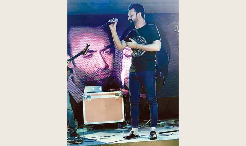 ­Farhad Humayun was instrumental in the success of other artists such as Atif Aslam and Noori. Atif paid tribute to Farhad at an event held at Riot Studios.