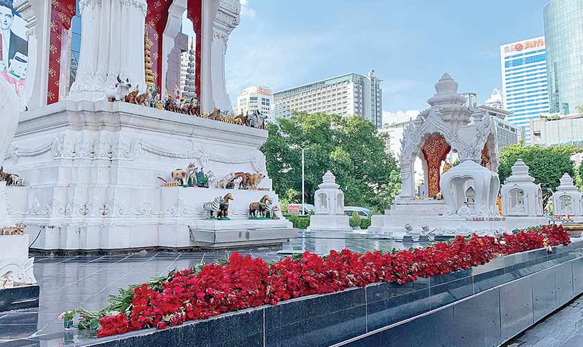 Trimurti shrine, (Love Shrine) Bangkok. — Image Credit hotels.com