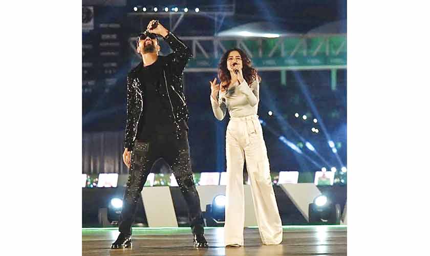 Atif Aslam and Aima Baig performing the PSL 7 anthem at the opening ceremony.