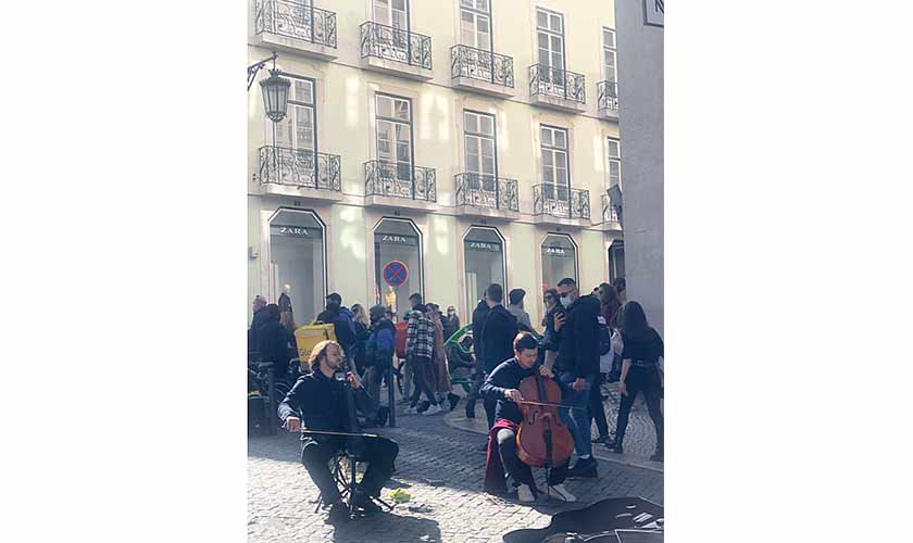 Finding heroes  in Lisbon