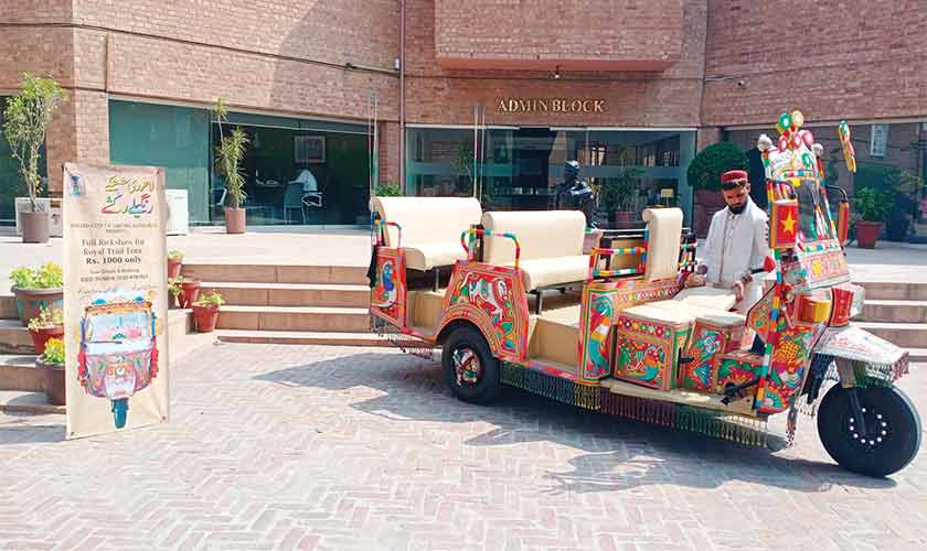 Rangeela Rickshaw occupied the pride of place outside the art gallery. — Image by the author
