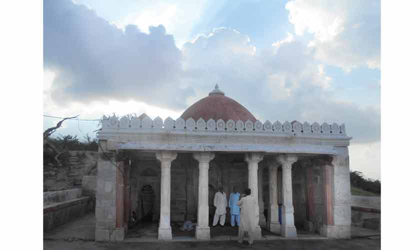 Exterior view of Sultan Mahmud Begada Mosque also known as Bhodesar Mosque.
