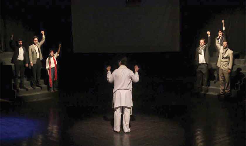 Powerful performances by the Ajoka actors. — Photos: Courtesy of Nirvaan Nadeem
