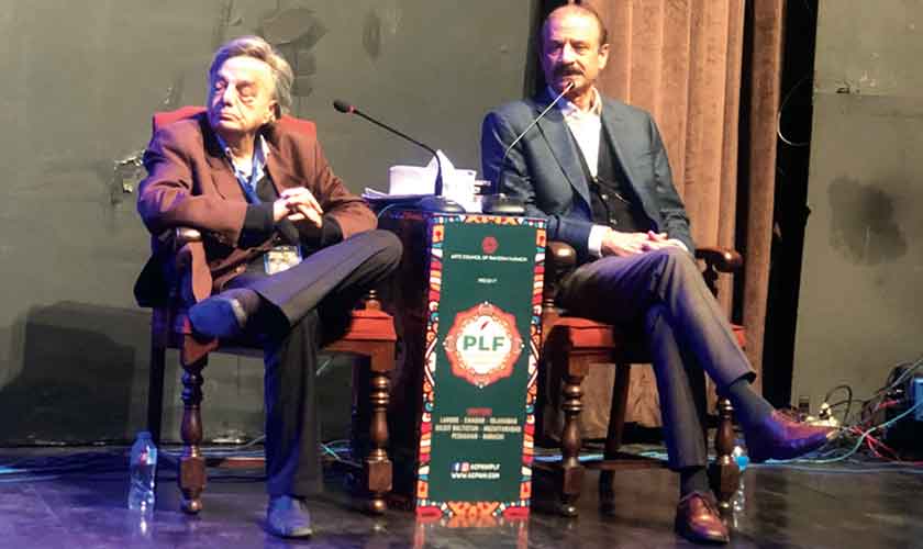 Nayyar Ali Dada and Kamran Lashari on stage.