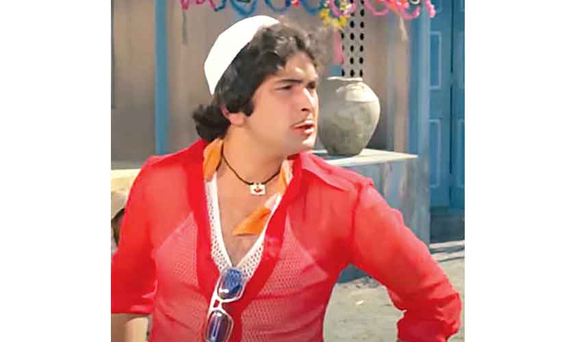 Blackmail works best when you do it wearing red: Rishi Kapoor as Akbar in Amar Akbar Anthony.