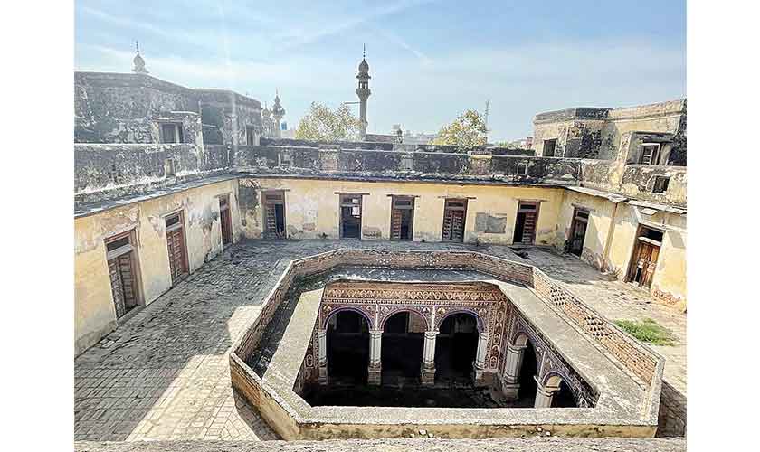 A view from the third floor of Bedi Palce or Baway Nan Mahal in Kallar Syedan.