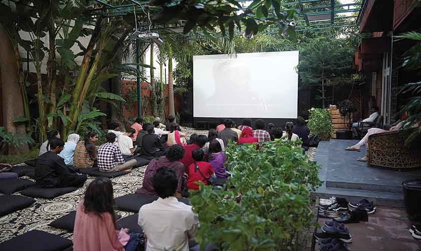A screening going on in dalaan. — Photos provided by Olomopolo Media