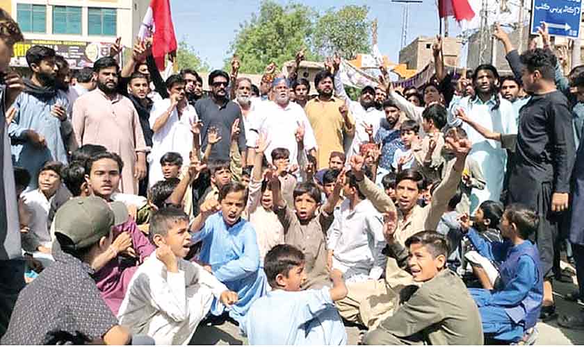 Protests paralyse textile exports