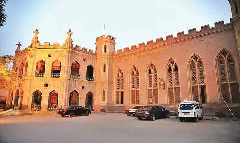 One building, many stories