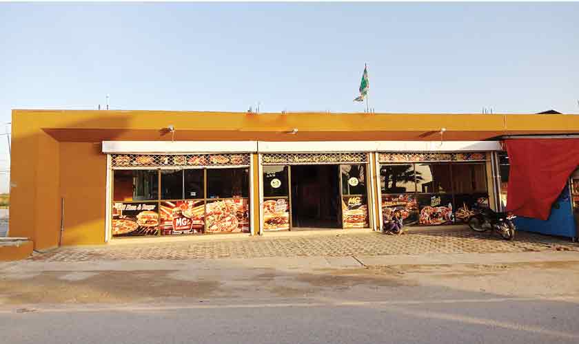 MG Pizza outlet in Habib Chowk.