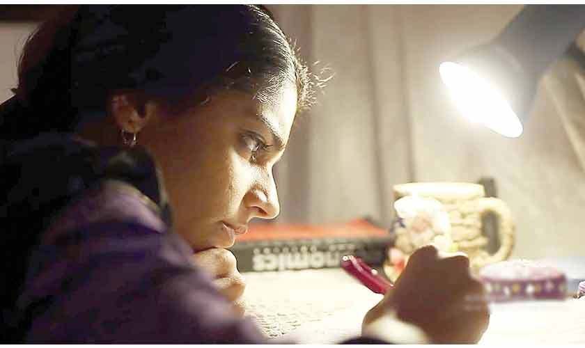 Kashaf records her thoughts in her journal, calling out thinly-veiled classism in elite circles and sexism in the society. Her opinions (and diatribes!) allow viewers to see her as flawed, human and, essentially, relatable.