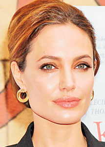 Beauty_Angeline-Jolie-(deep
