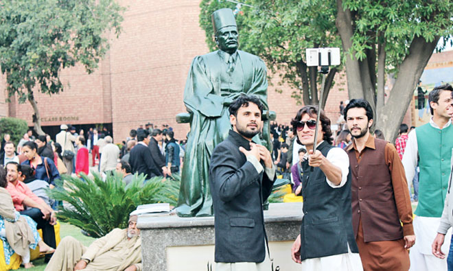 Allama Iqbal&rsquo;s statuette served as the festival&rsquo;s official selfie point. Or as Iqbal would have called it, the &lsquo;khudi&rsquo; point. - Photographs by Hajira Kamran